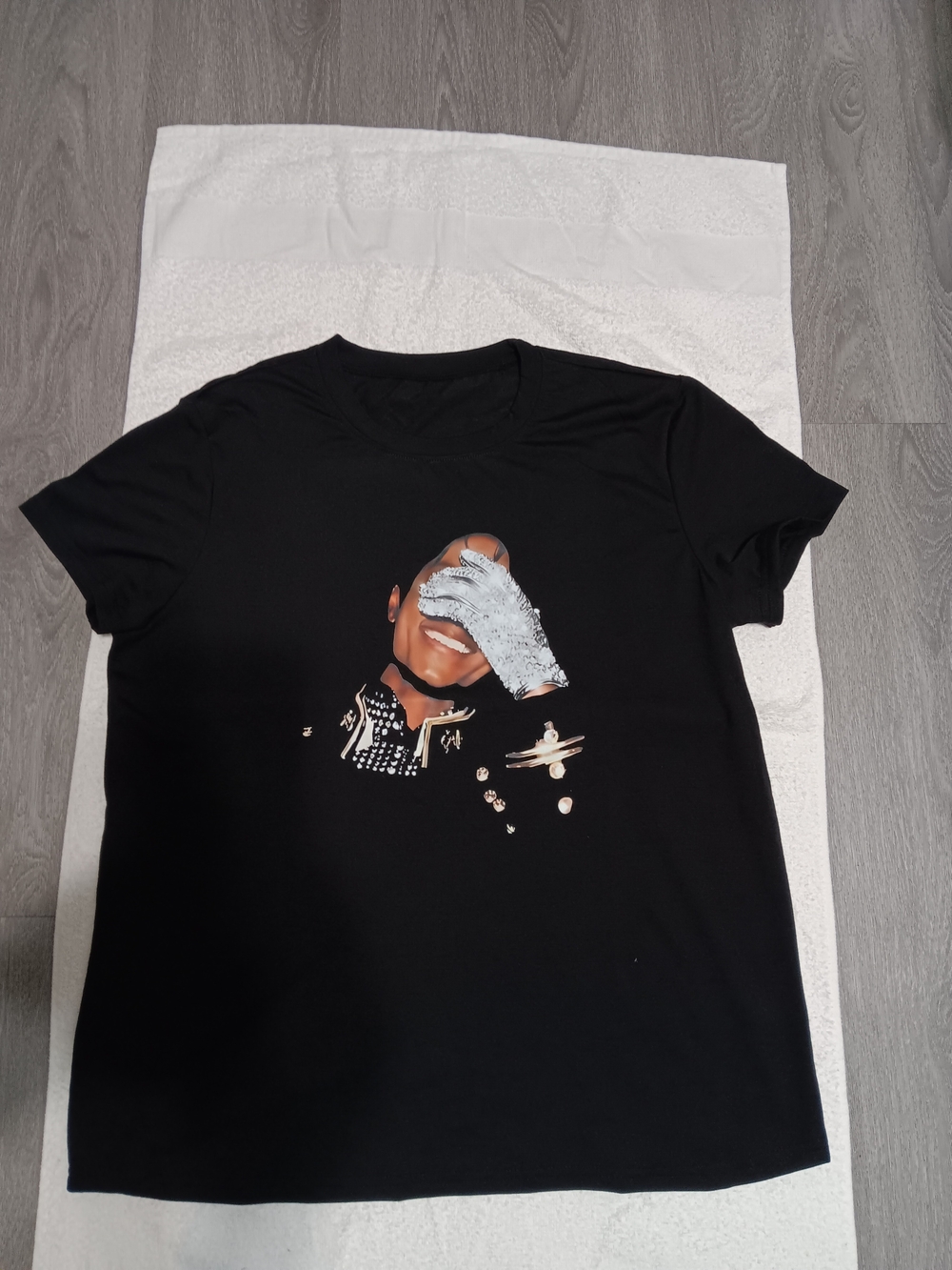 Michael Jackson Black Graphic Crewneck T-Shirt with Sequin Glove Print - Picture 2 of 4